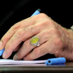 پیام تسلیت رهبر انقلاب در پی درگذشت خواهر حجت‌الاسلام والمسلمین قمی