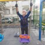 نوسازی وسایل بازی در بوستان مهر محله امیریه