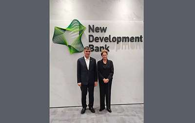 دیدار رئیس‌کل بانک مرکزی ایران با رئیس بانک توسعه نوین بریکس در شانگهای/ اراده ایران برای عضویت در بانک توسعه نوین بریکس