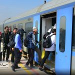 گزارش تصویری؛ خدمت‌رسانی به زائران با ریل‌باس در مرز شلمچه