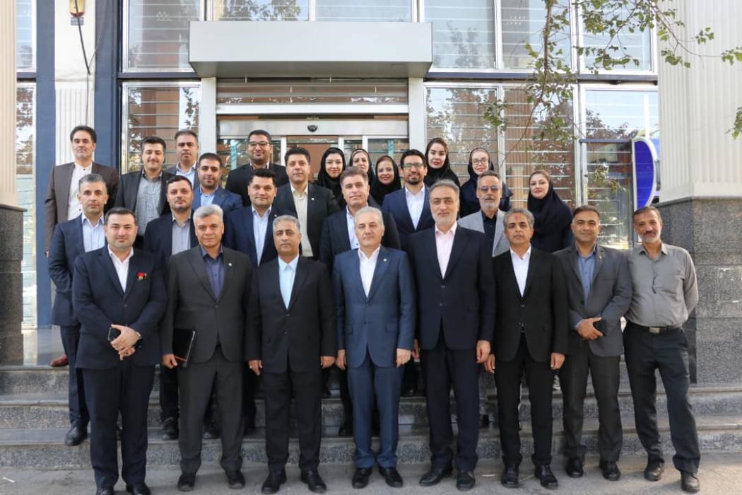 مدیرعامل بانك صنعت و معدن در سفر به استان فارس و پایتخت فرهنگی ایران: بهره برداری از 8 طرح ایجادی توسط این بانك و ایجاد 1000 فرصت شغلی در این استان