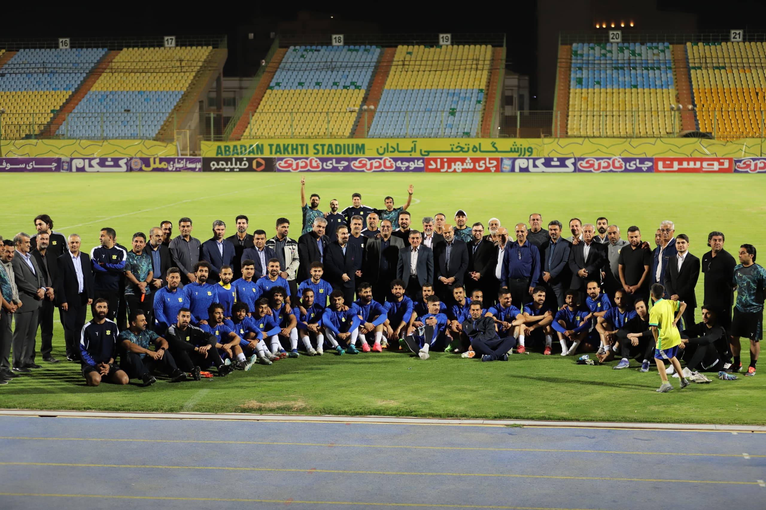 خانزادی: حمایت از تیم آبادان بخشی از تعهد ما به سرمایه اجتماعی منطقه است