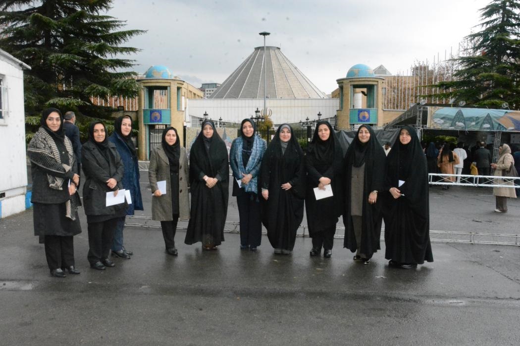 دیدار جمعی از بانوان بانك صنعت و معدن با رییس جمهور