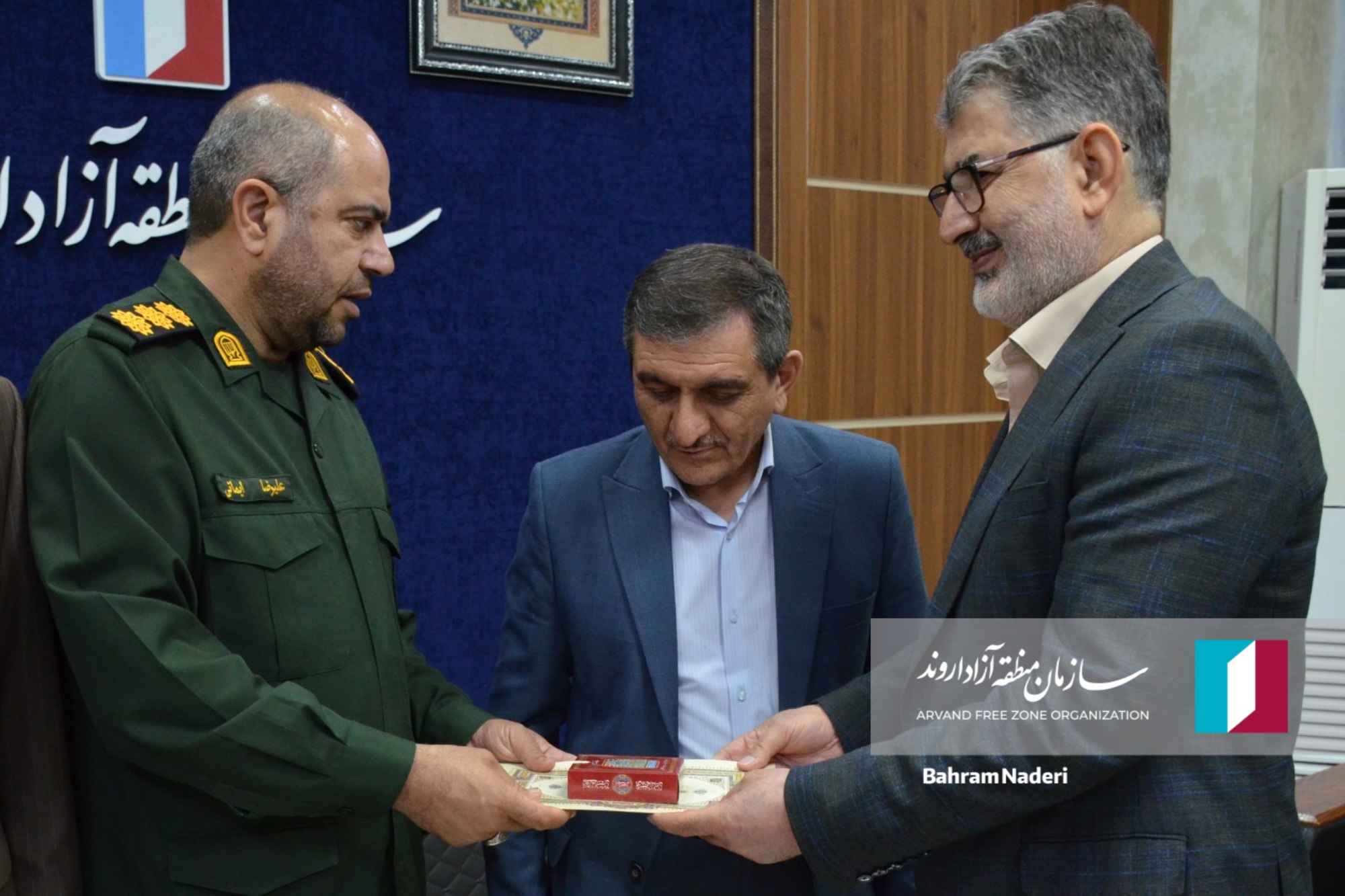 گزارش تصویری؛ تقدیر دکتر خانزادی از جمعی بسیجیان سازمان منطقه آزاد اروند