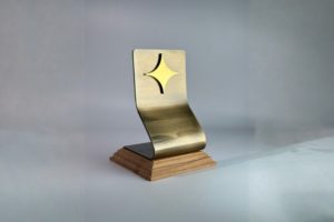 تحلیل روند رو به رشد سفارش تندیس های سازمانی