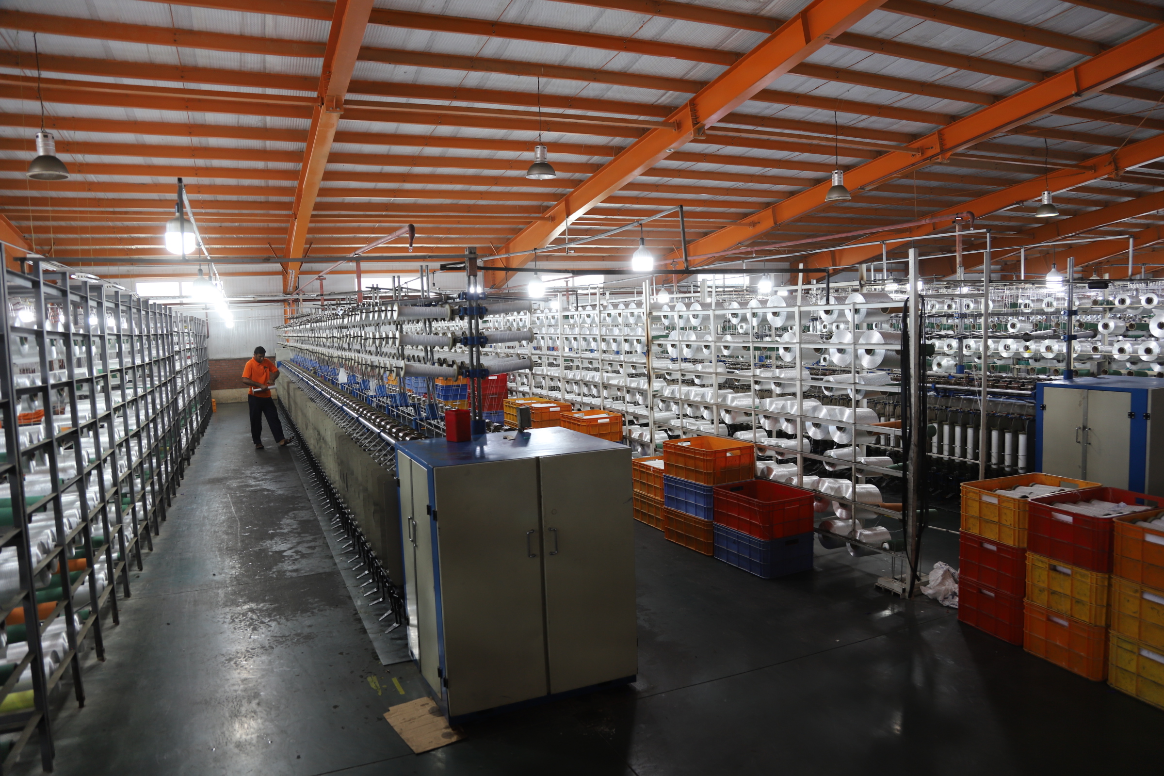 اعطای اقامت به اتباع خارجی متناسب با میزان سرمایه گذاری و سپرده گذاری