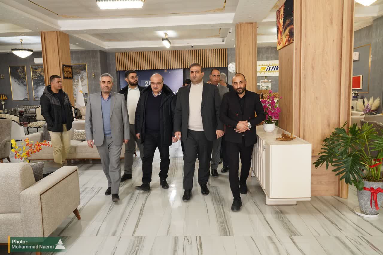بازدید دکتر هادی مقدم زاده از شرکت مبل استقبال ارس