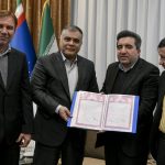 تحویل اسناد زمین‌های منطقه ویژه پارس به وزارت نفت