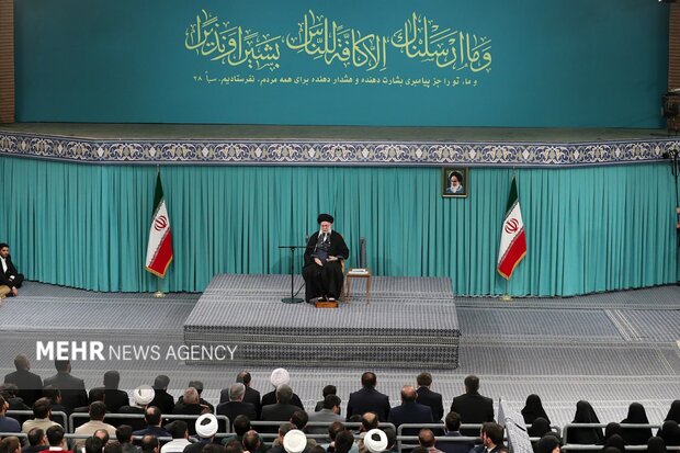 رئیس‌جمهور آمریکا به دلیل خسارات و تهمتی که به ملت ایران زد مجرم است