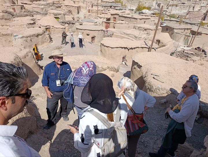 ورود ۳۷۰ گردشگر خارجی در فصل پاییز به استان خراسان جنوبی